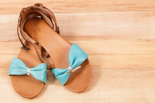 Sandales pour fille : quel matériau de fabrication choisir ?